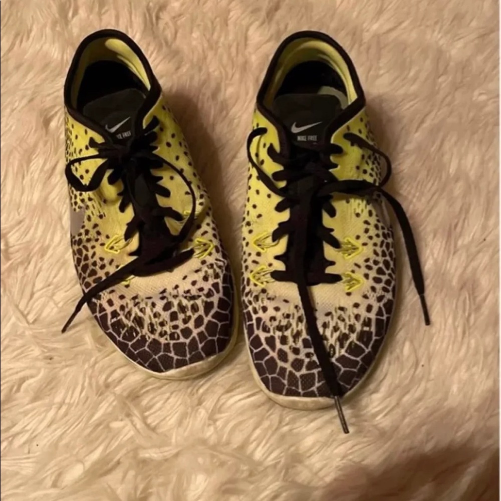 Women’s size 6 Nike Free